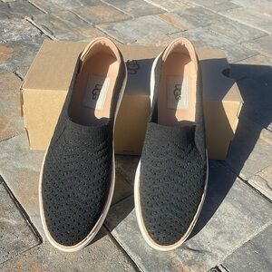 UGG Sammy Chevron Grey Slip On Sneaker Casual Comfort Tennis Shoes 7